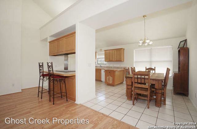 525 River Ranch Dr - Photo 3 of 7