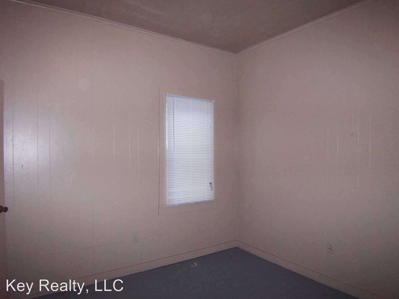 2323 Overton St - Photo 3 of 5