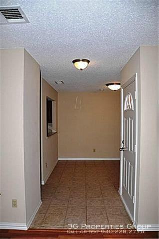 1720 Circle Creek Dr - Photo 2 of 16
