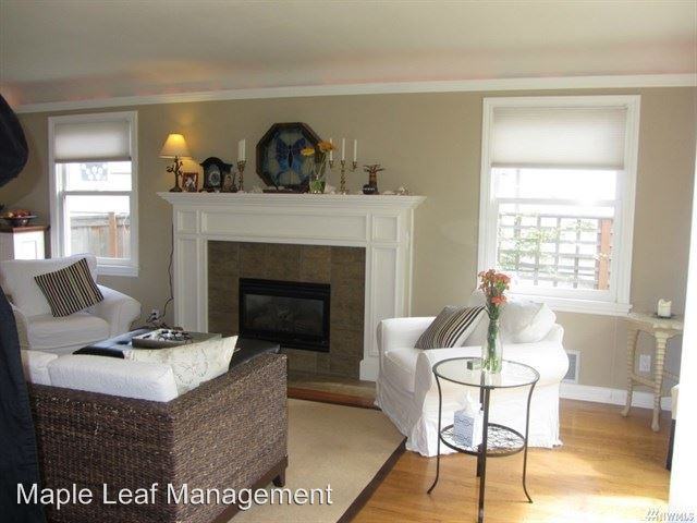 1052 NE 95th St - Photo 2 of 14
