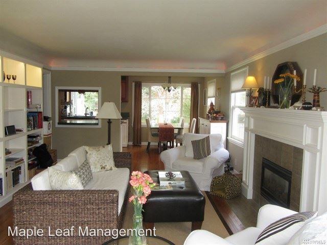 1052 NE 95th St - Photo 3 of 14