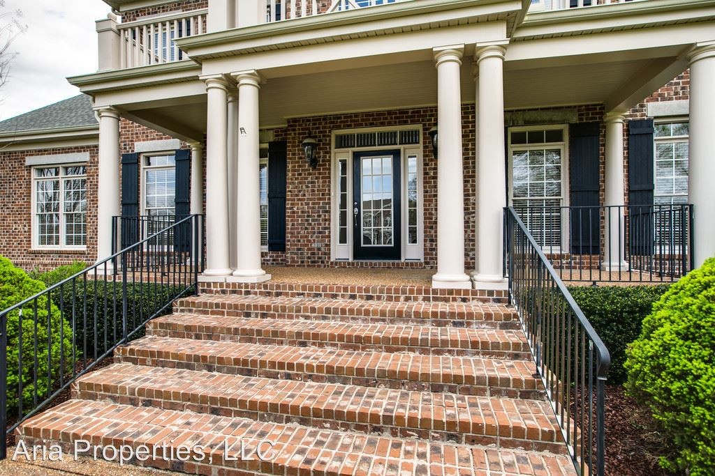 276 Gillette Dr - Photo 2 of 26