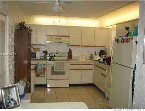 9601 Riverside Dr - Photo 3 of 5