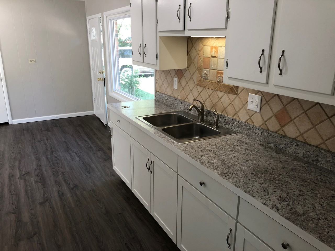 7607 E 110th St - Photo 2 of 22