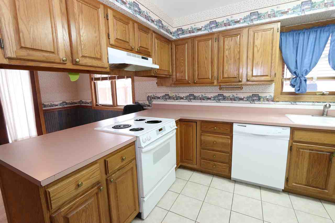 17348 Rachel Ave - Photo 3 of 18