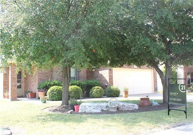 243 Woodlake Dr - Photo 3 of 15