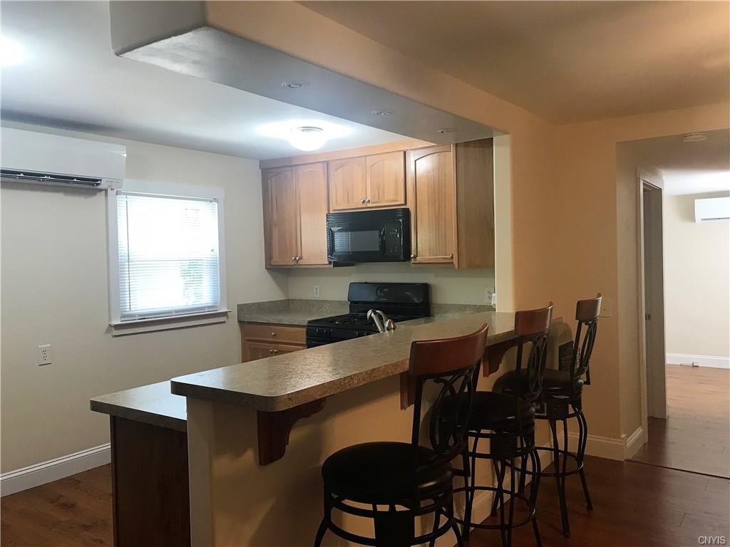 885 Middle Rd - Photo 2 of 6