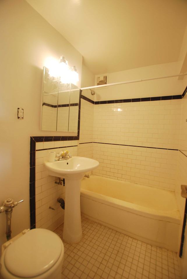 221-10 Jamaica Avenue #2 - Photo 3 of 8