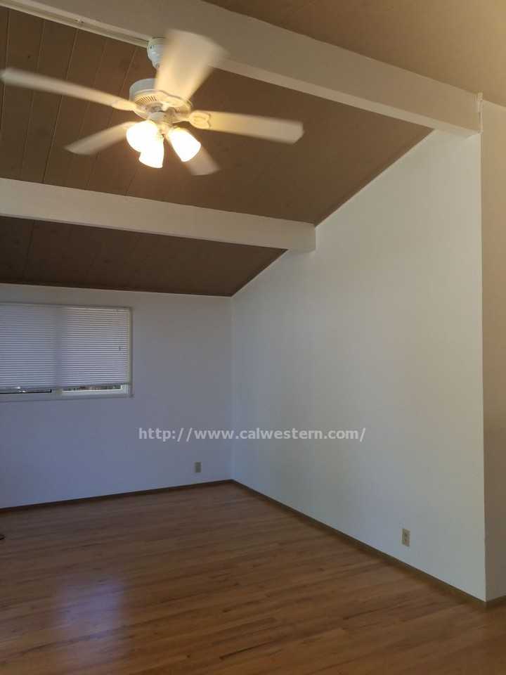 624 S Baywood Ave - Photo 3 of 10