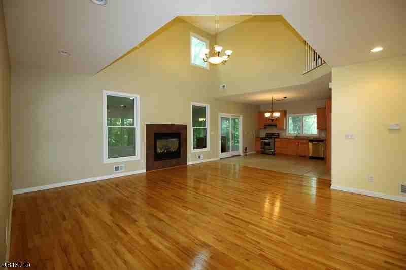 391 Wildwood Ave - Photo 3 of 25
