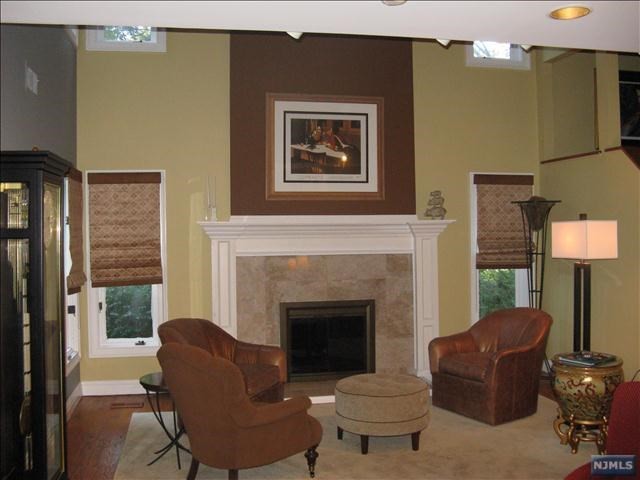 51 S Bayard Ln - Photo 2 of 15