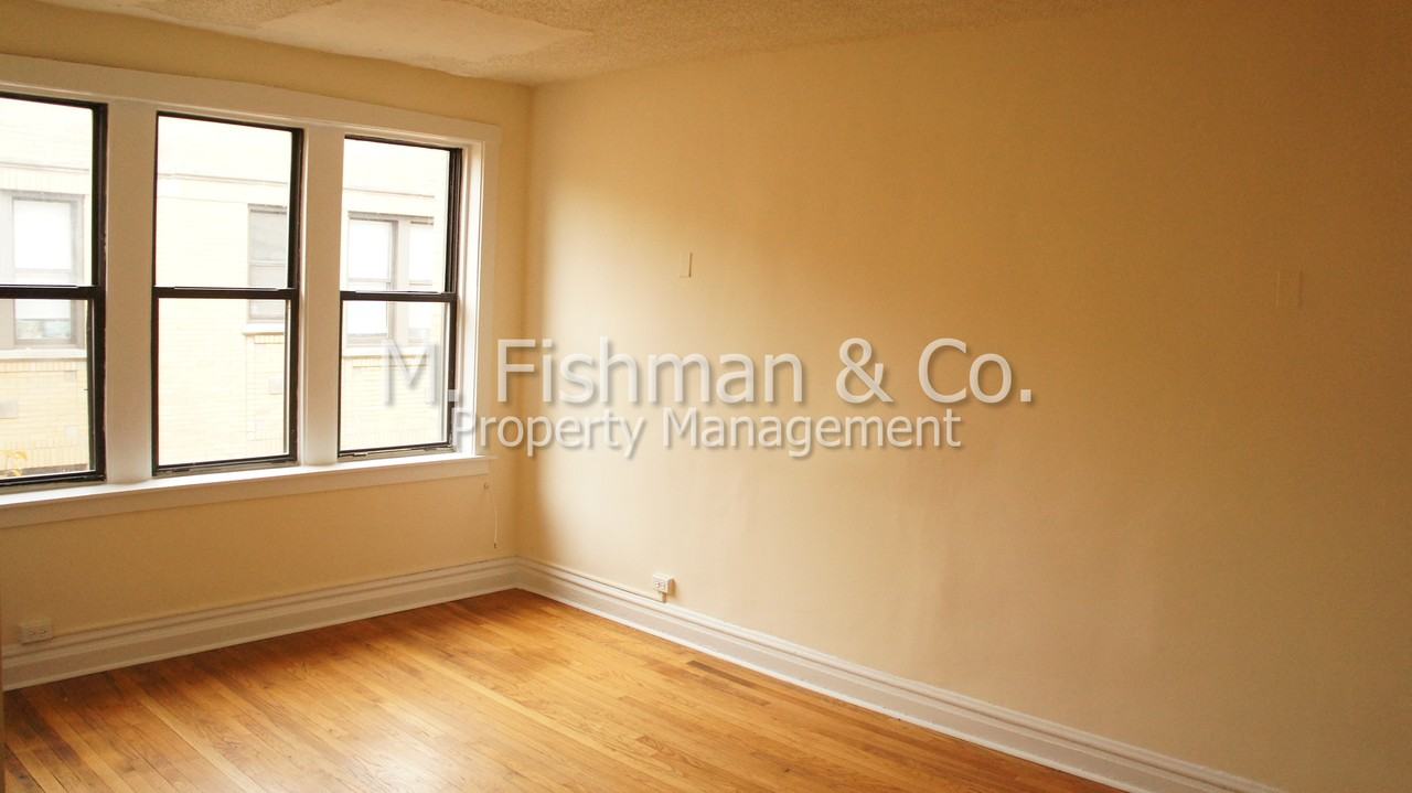 1540 North Kedzie Avenue - Photo 2 of 10
