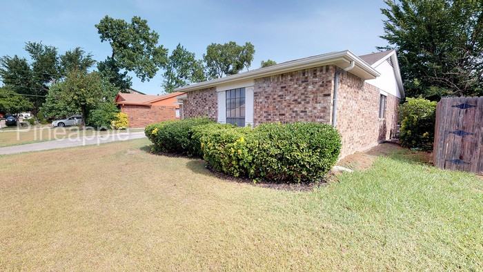 422 David Dr - Photo 3 of 11