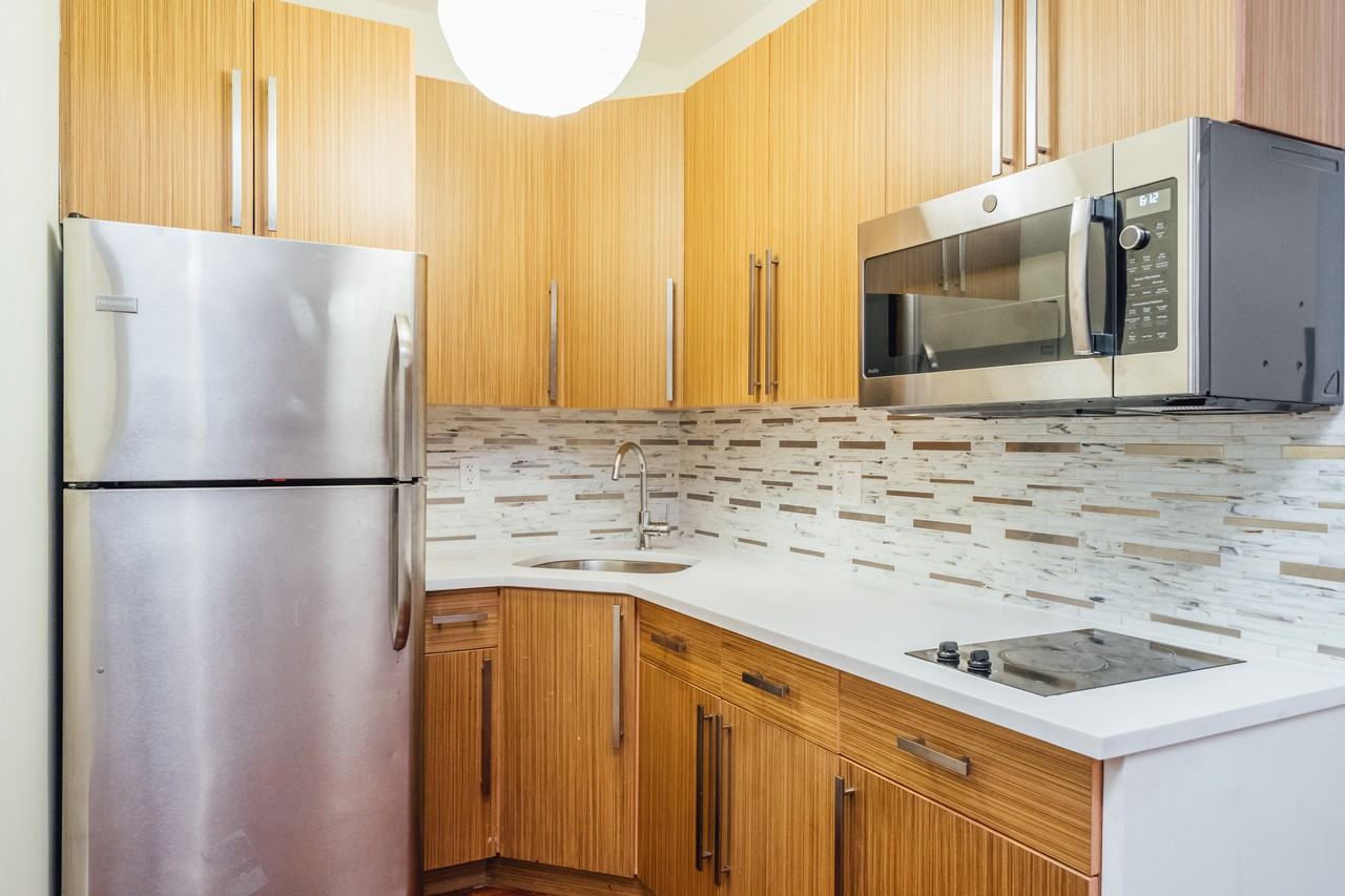 775 Hart Street #21YF