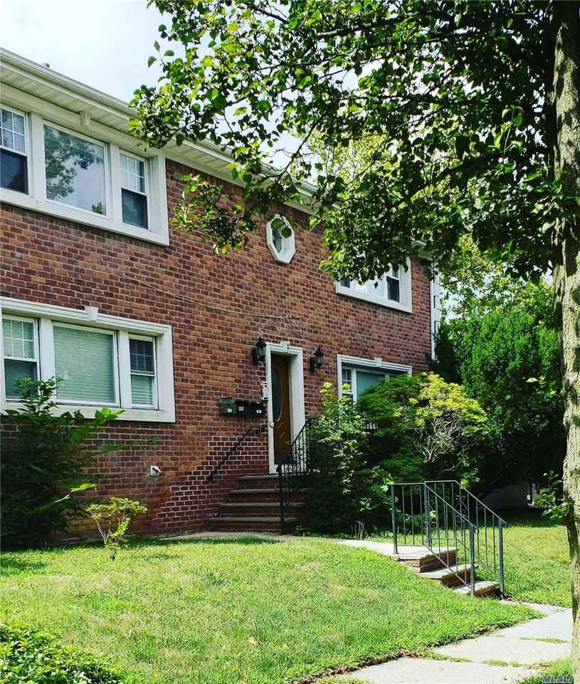 2 Hill Park Ave, Great Neck Plaza, NY 11021 3 Bedroom Apartment for