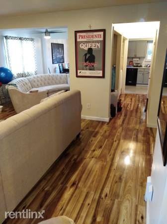 111 Chrystal Dr - Photo 2 of 7