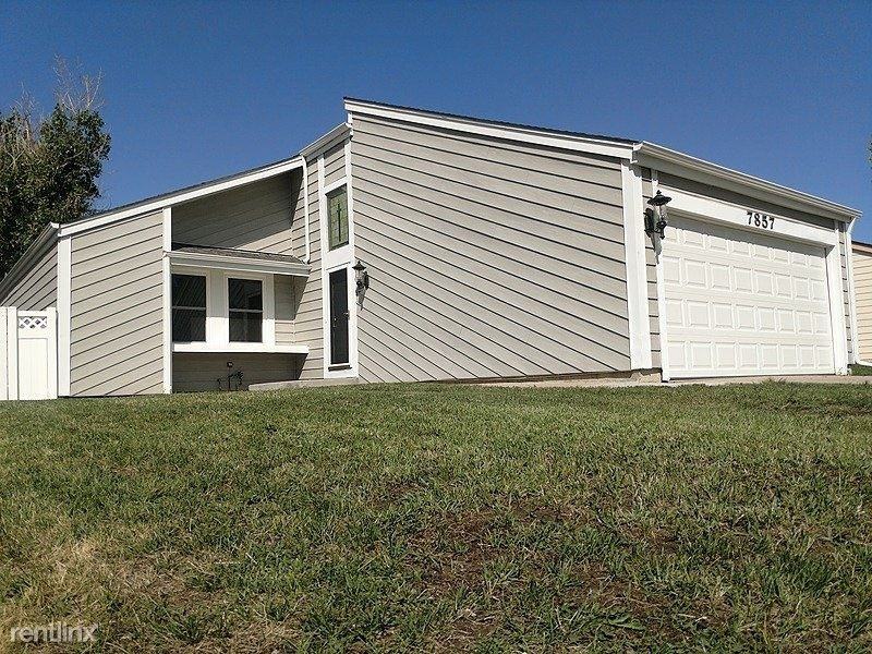 7857 S Windermere Cir - Photo 2 of 32