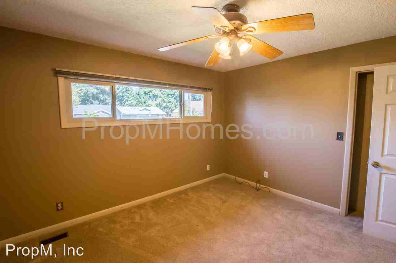 3506 SE Edison St - Photo 3 of 19