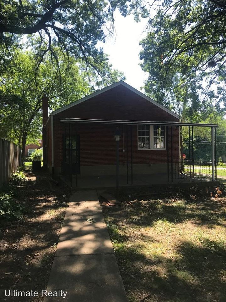 2301 Wismer Ave - Photo 2 of 10