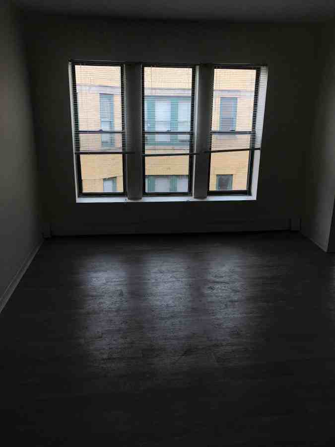 6800 South Dorchester Avenue - Photo 2 of 11