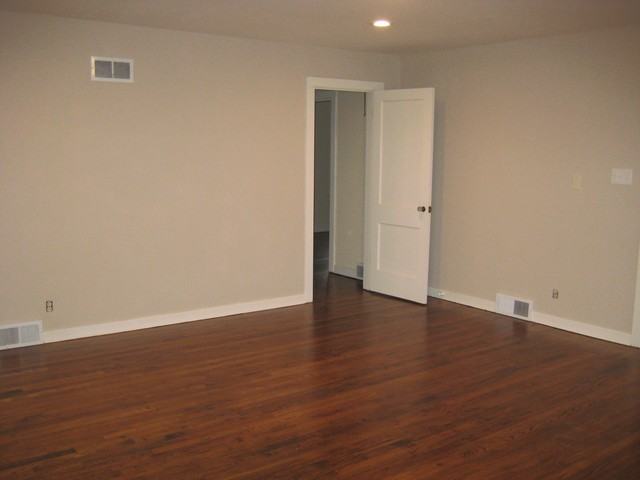 2070 E New York St - Photo 2 of 8