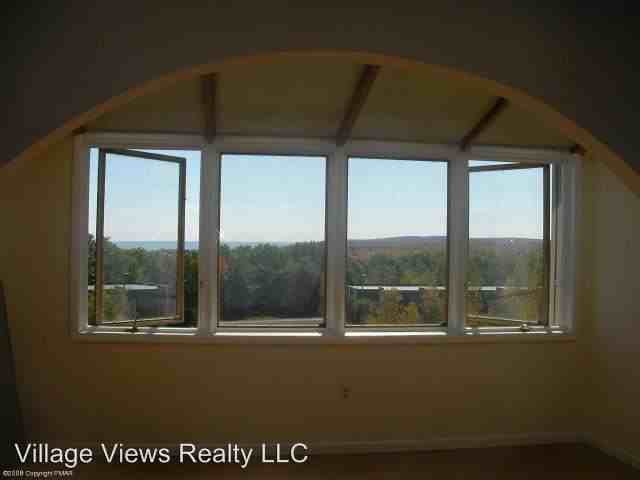 115 Foxfire Dr - Photo 3 of 11