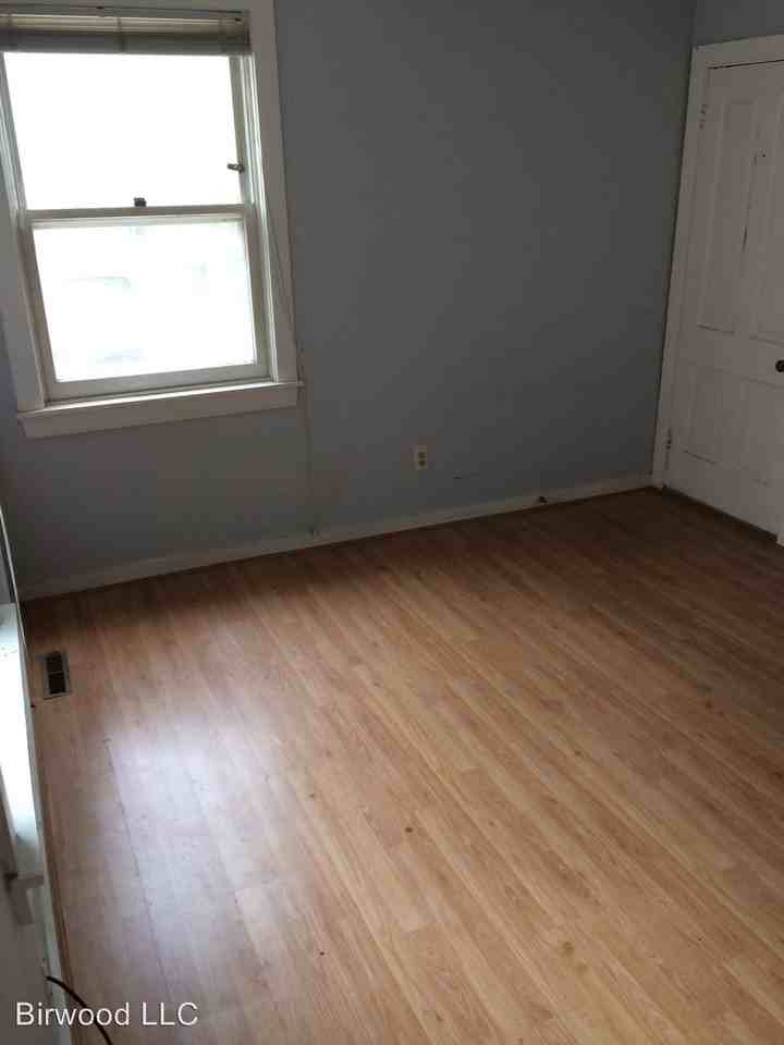 409 W Mifflin Street - Photo 2 of 11