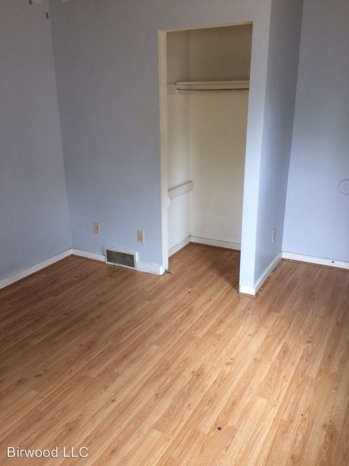 409 W Mifflin Street - Photo 3 of 11