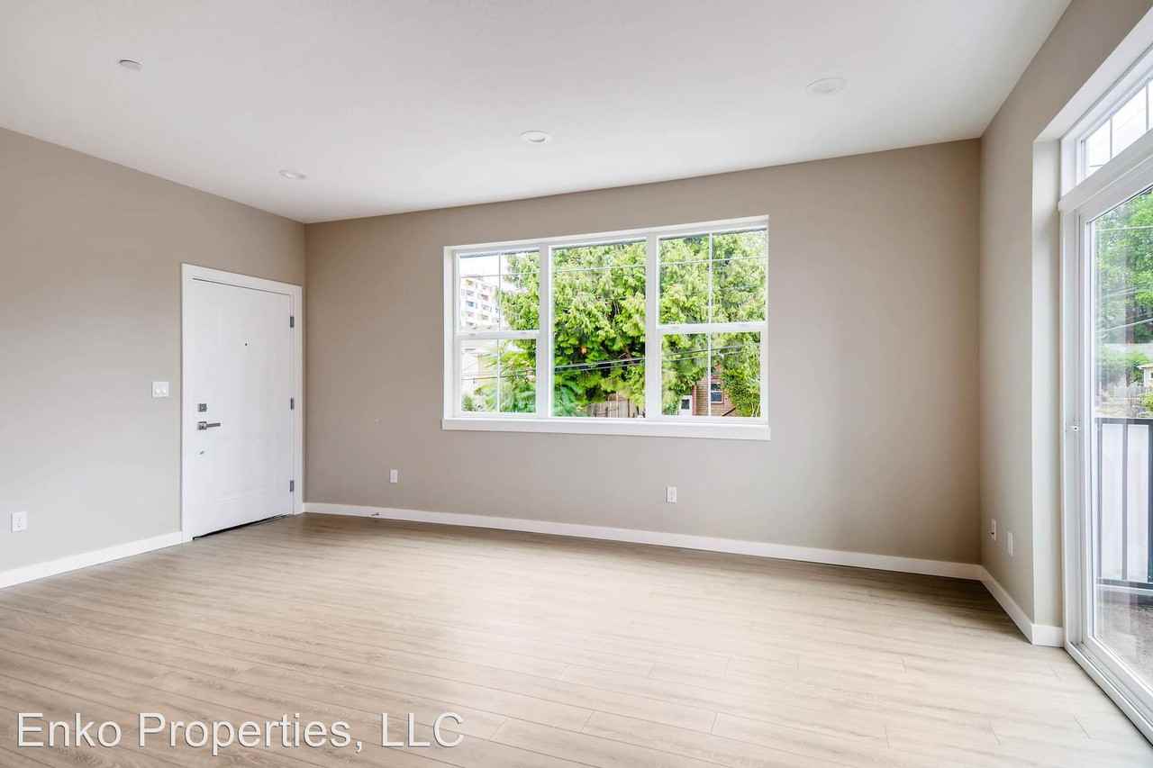 8118 SE 19th Ave - Photo 3 of 13