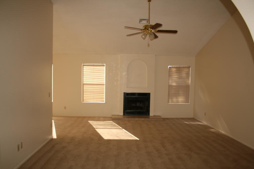 6527 W Grandview Rd - Photo 3 of 29