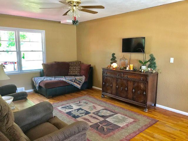1247 Avenue F - Photo 3 of 7