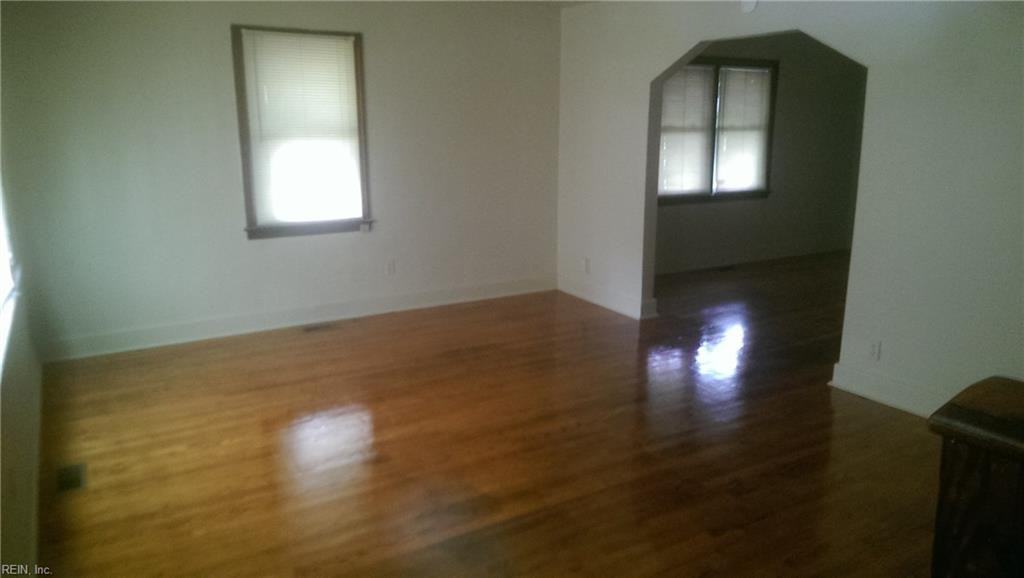 2906 Corprew Ave - Photo 2 of 15