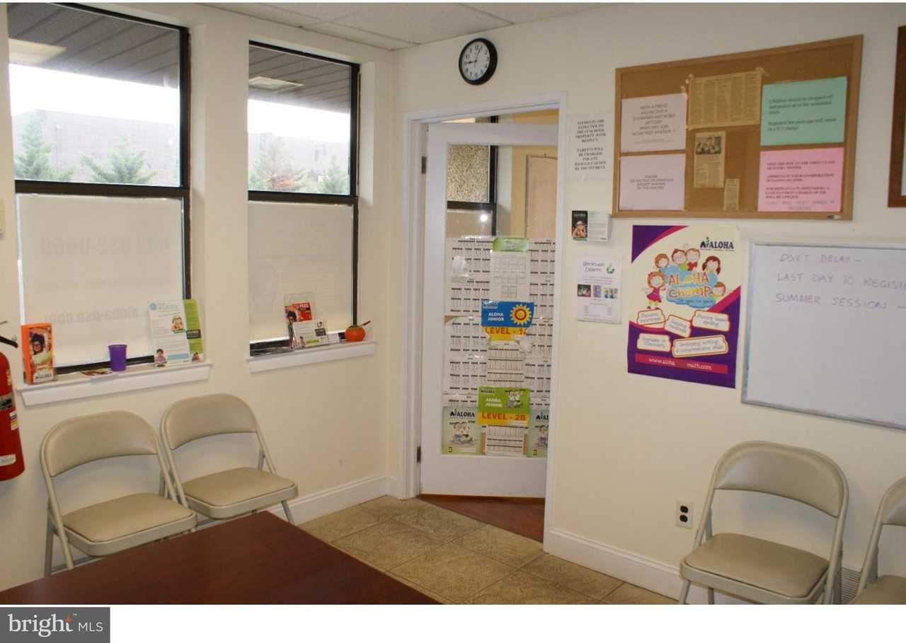 51 Everett Dr #51b - Photo 3 of 15