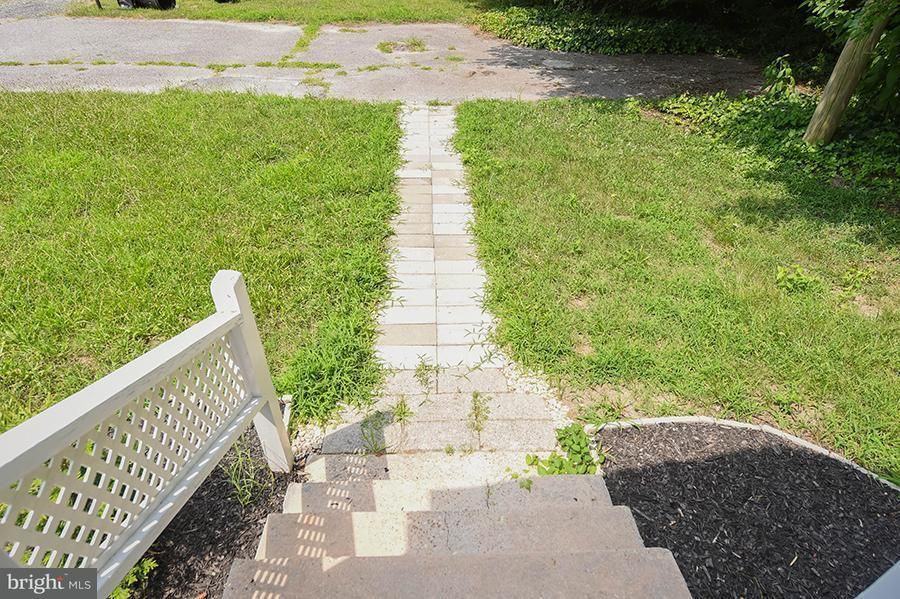 105 Russell Ave - Photo 3 of 44