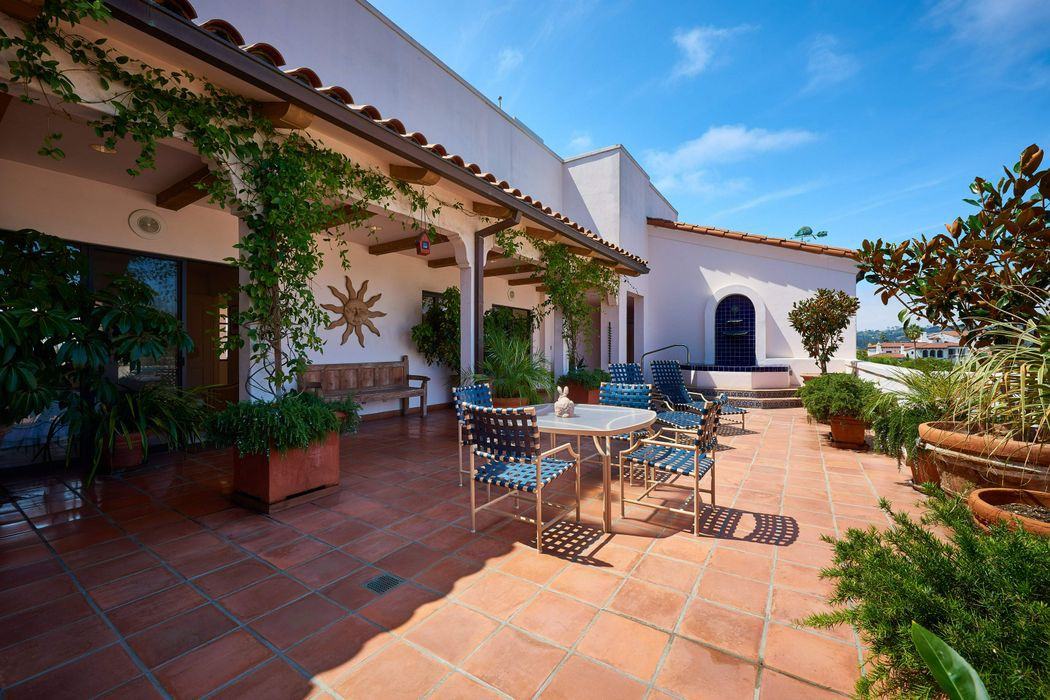 1014 Santa Barbara St 4th Floor  - Photo 2 of 30