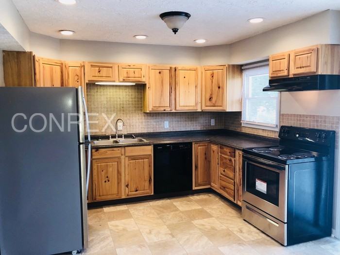 60 S Hillcrest Dr - Photo 3 of 10