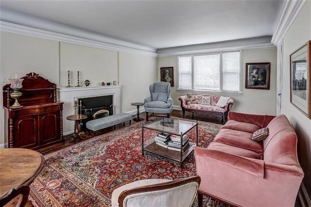 28 Burnhamthorpe Park Boulevard - Photo 2 of 9