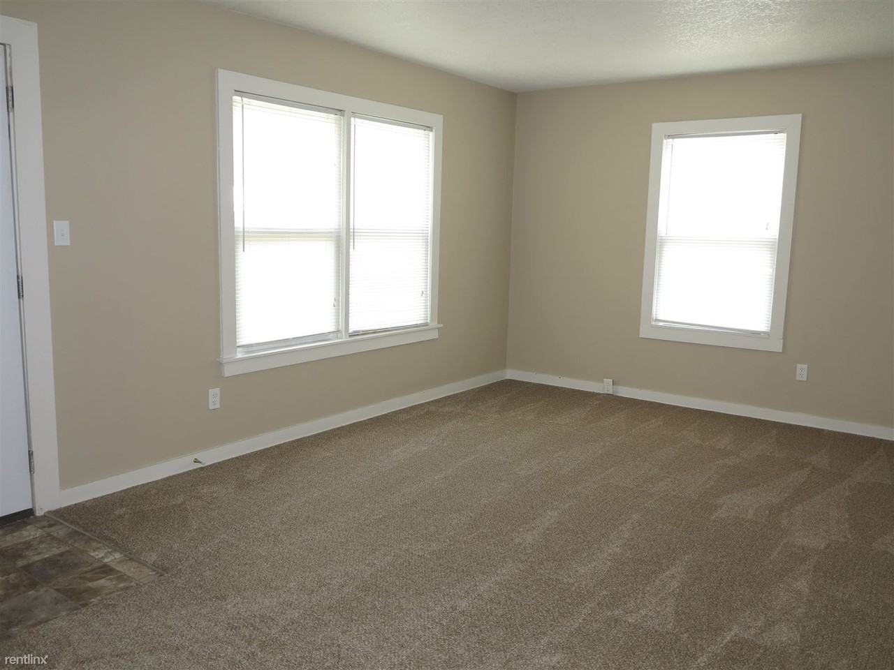 8916 Oak St - Photo 2 of 6