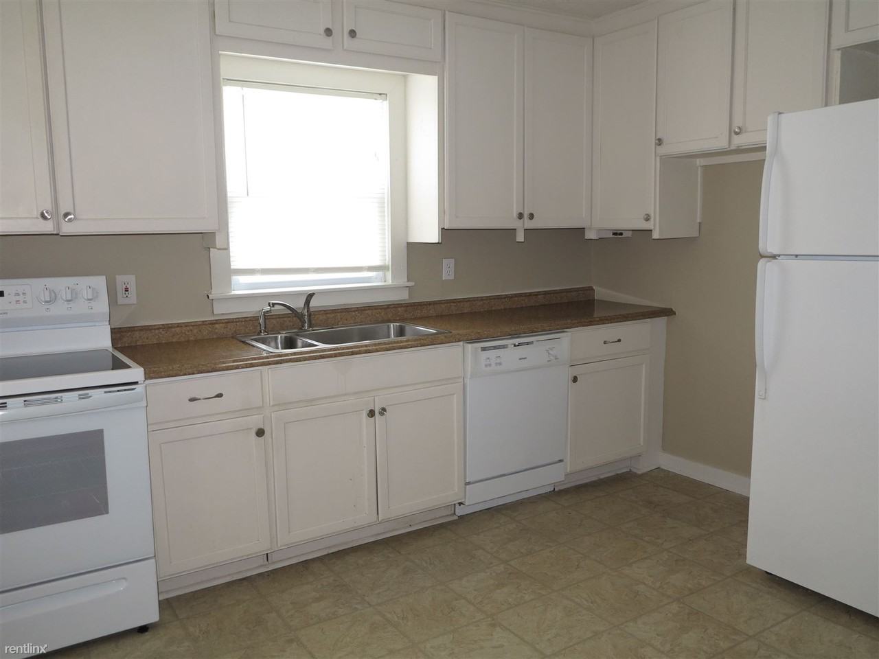 8916 Oak St - Photo 3 of 6