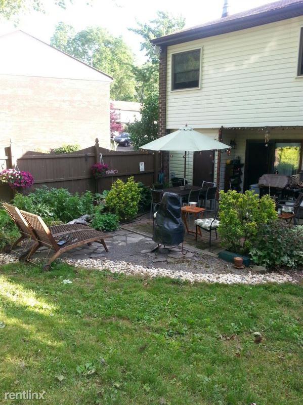 24 Village Pl - Photo 2 of 14