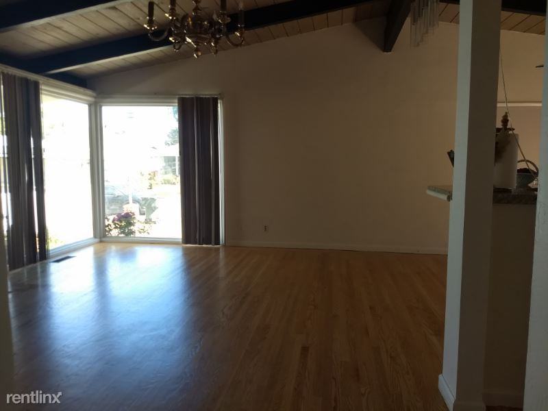 2960 Ridgeway Ave - Photo 3 of 17