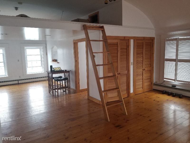 115 Main St - Photo 2 of 9