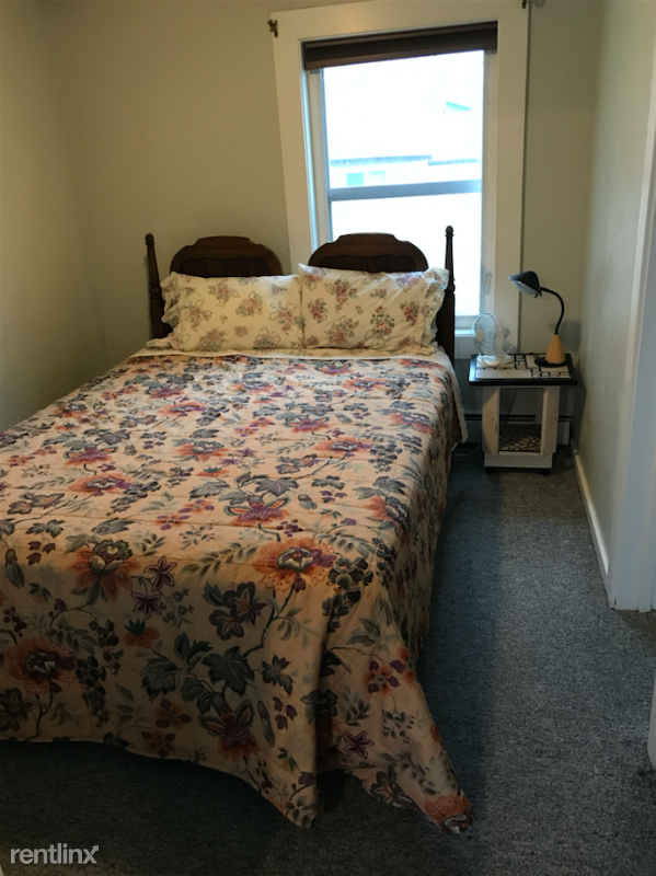 202 C St - Photo 3 of 6