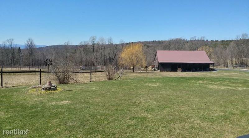 1318 Butternut Rd - Photo 2 of 14