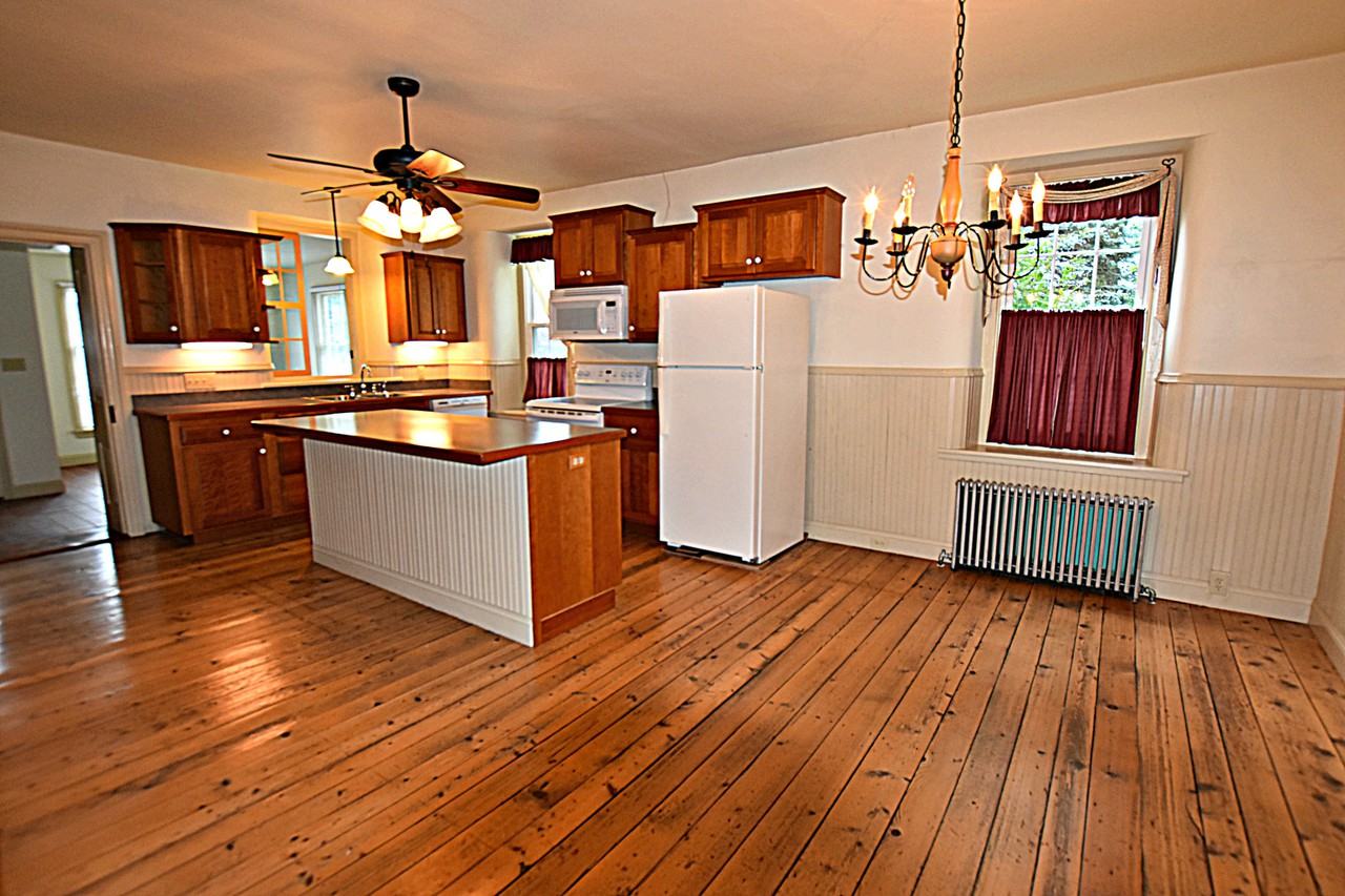 9411 Kings Hwy - Photo 3 of 14