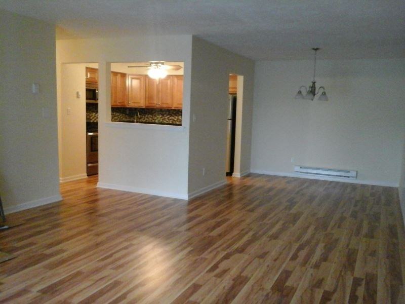 798 Eves Dr - Photo 3 of 25