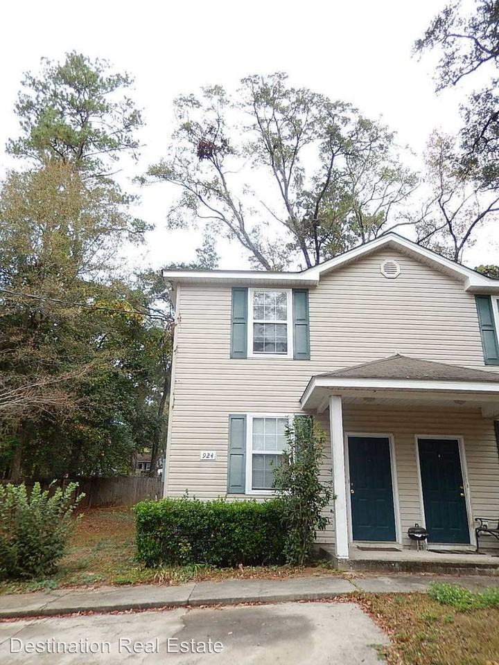 924 Ashburn Dr #1 - Photo 2 of 14