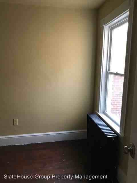 528 Locust St - Photo 3 of 6