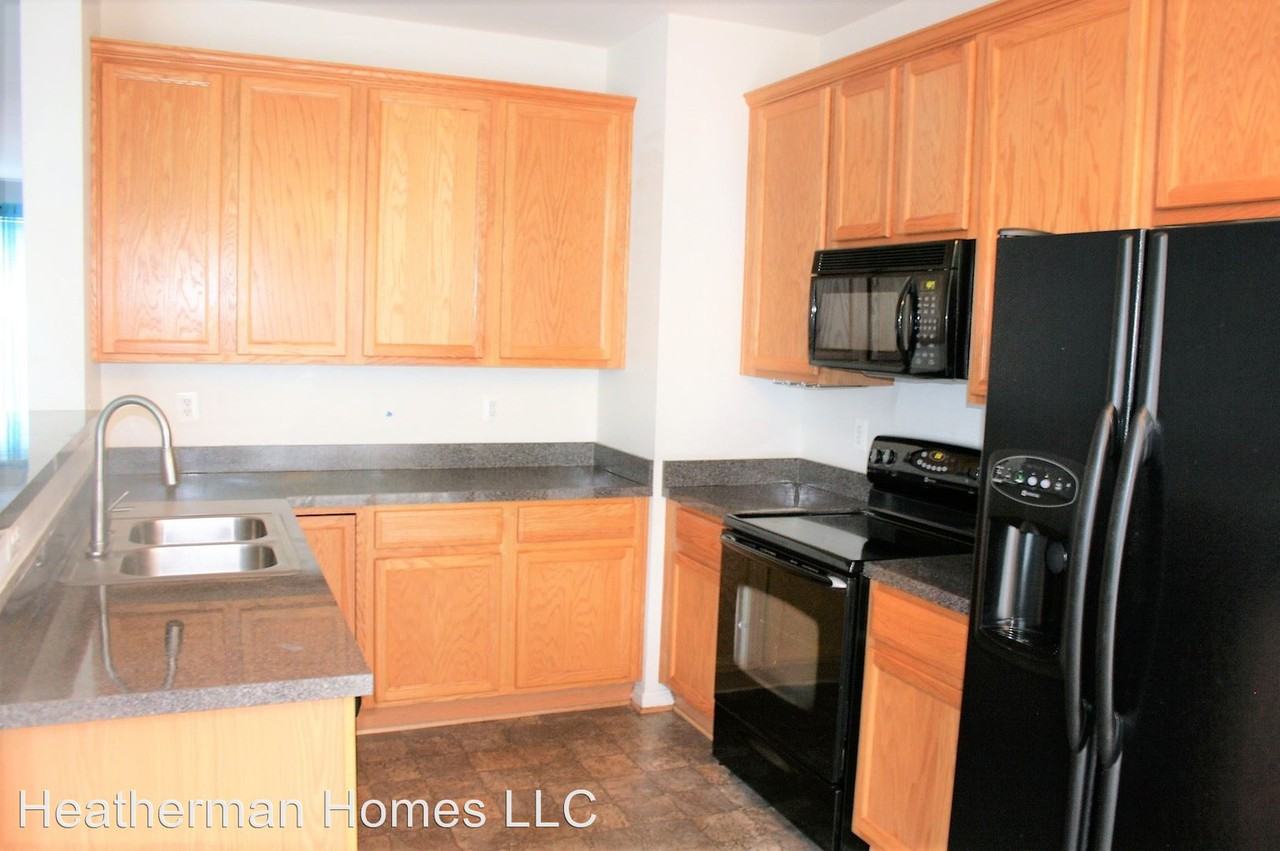 103 Hillside Ct - Photo 3 of 17