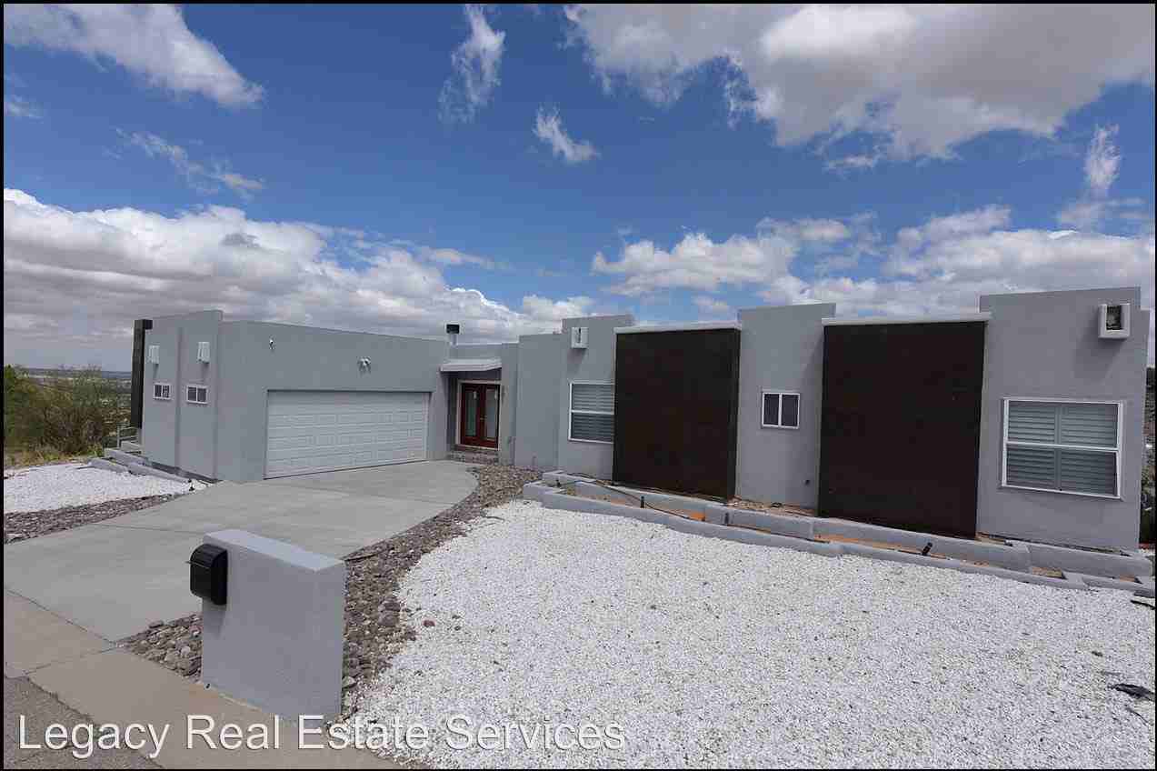 281 Amelia Dr - Photo 3 of 37